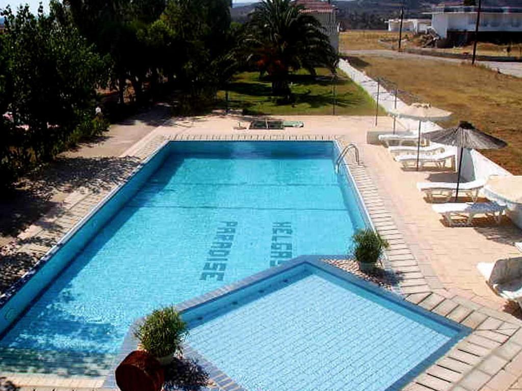 Helgas Paradise Hotell