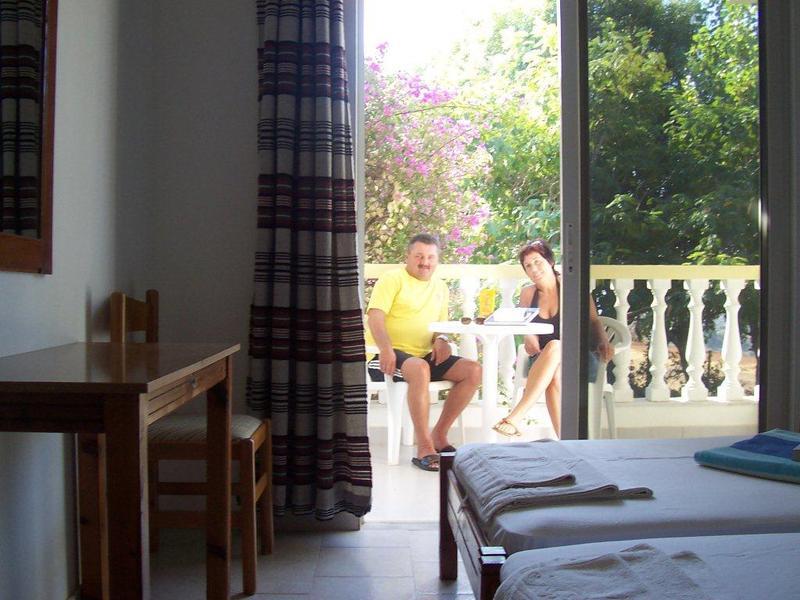 Hotell Helgas Paradise 2*