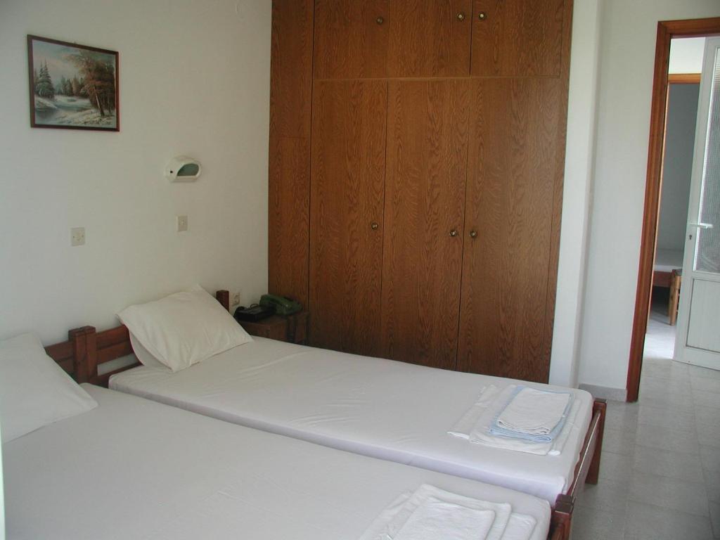 Helgas Paradise Hotell 2*