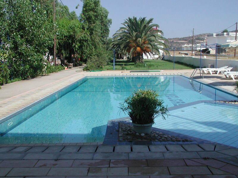 Hotell Helgas Paradise