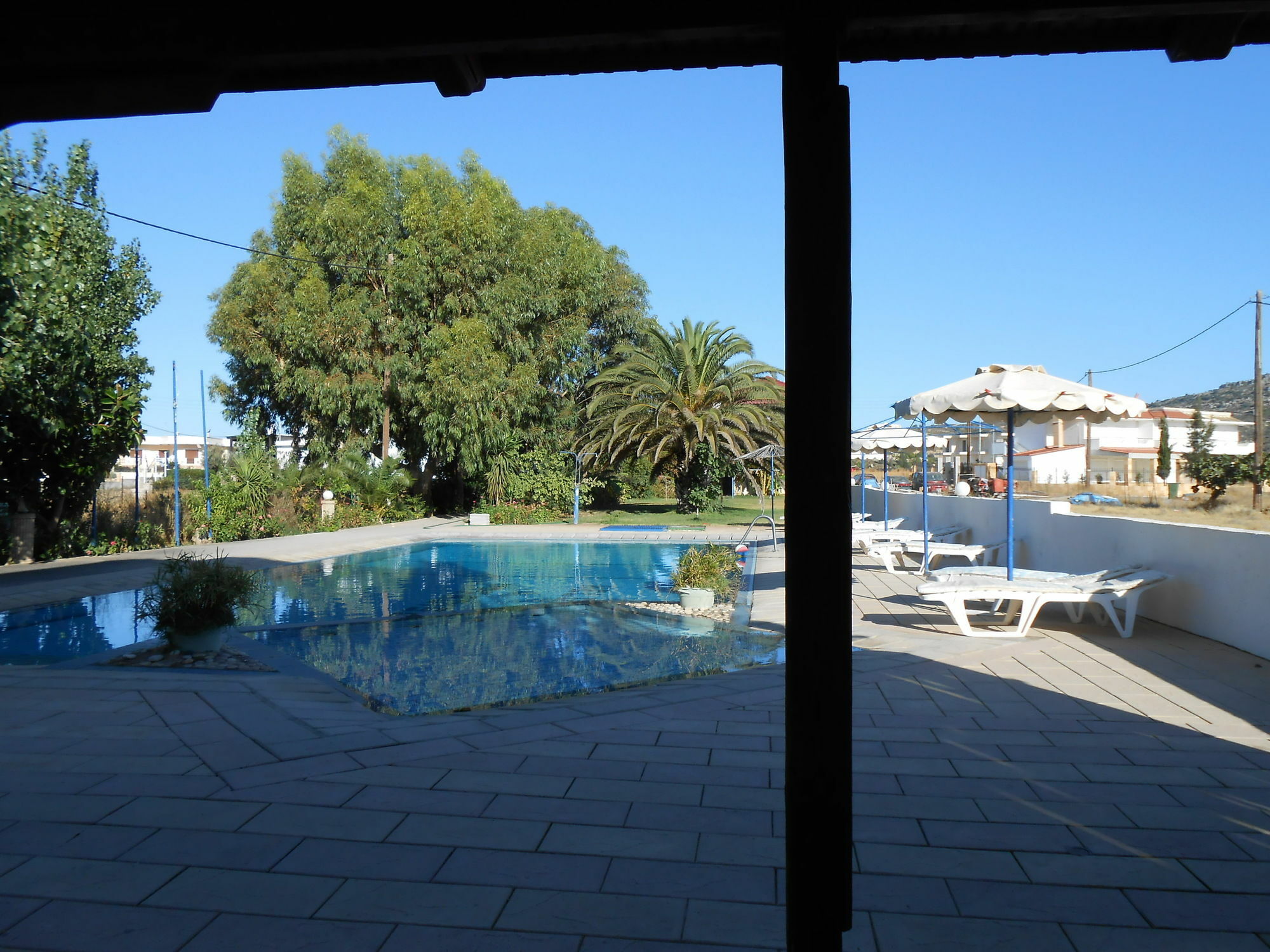 Helgas Paradise Hotell