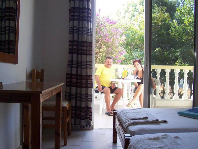 Helgas Paradise Hotel 2*